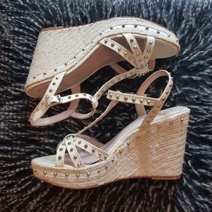 Vince Camuto studded wedge🎀